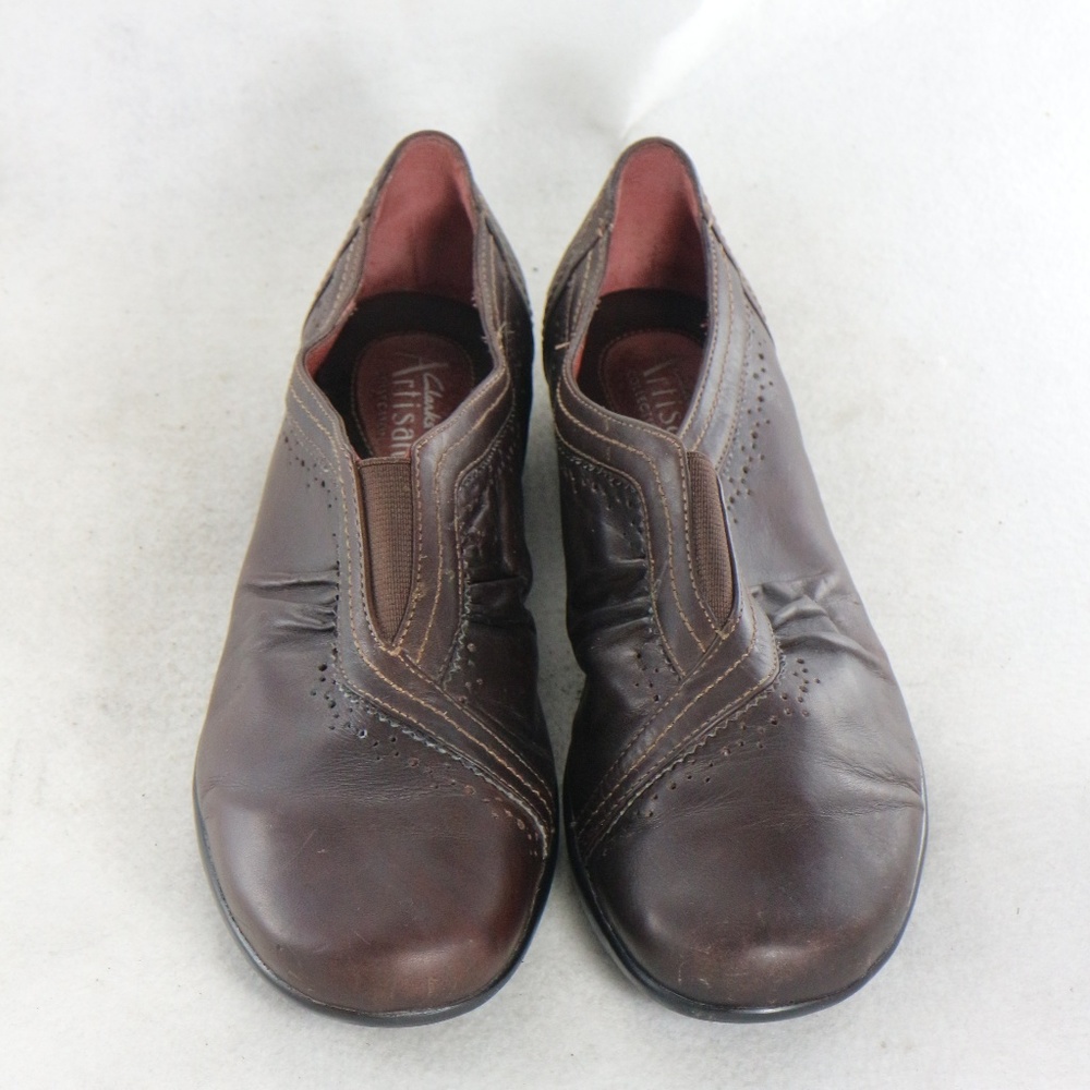 CLARKS Artisan SZ 7.5 Brown Gathered Leather Loafers - Picture 7 of 8